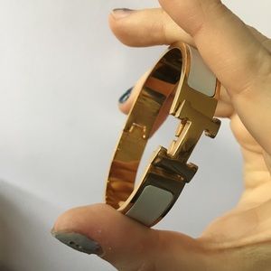 H enamel bracelet white and gold Clic Clac